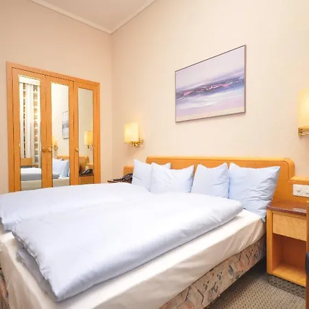 Baeren Am Bundesplatz Hotell