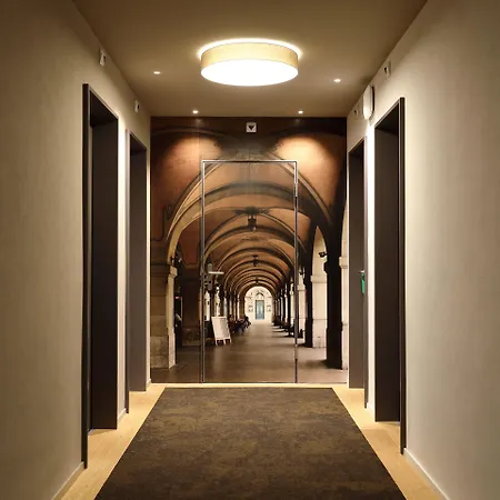 Hotel Baeren Am Bundesplatz 4*