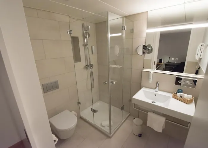 Hotel Baeren Am Bundesplatz 4*