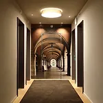 Hotel Bären Am Bundesplatz 4*