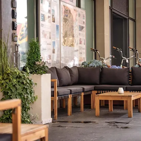 班德广场巴朗酒店 酒店 4*