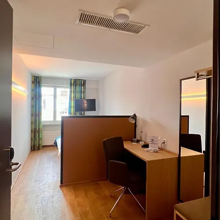 Baeren Am Bundesplatz Hotel