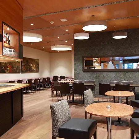 班德广场巴朗酒店 酒店 4*